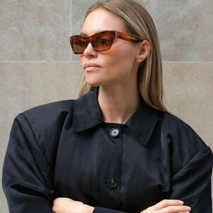 Aperçu x claire rose sunglasses